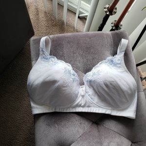 Curvation bra 40D